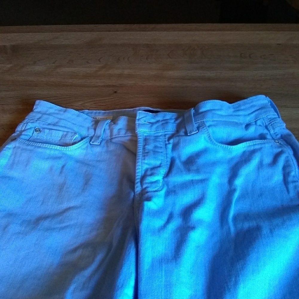 **NYDJ cropped size 10 NWOT**